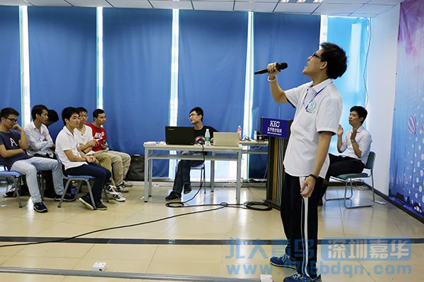 北大青鸟深圳嘉华Benet校区举行歌唱比赛